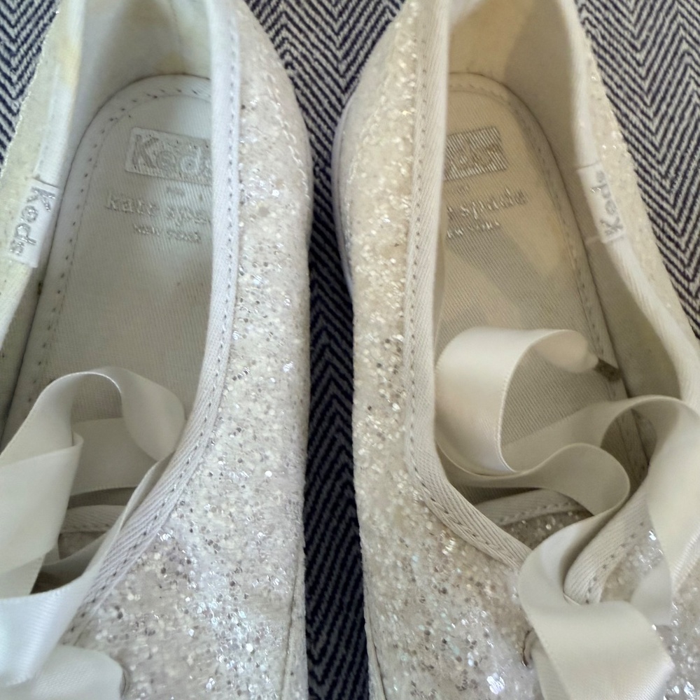 KEDS KATE SPADE - White Glitter Tennis Sneakers with Ribbon Laces - Picture 4 of 10